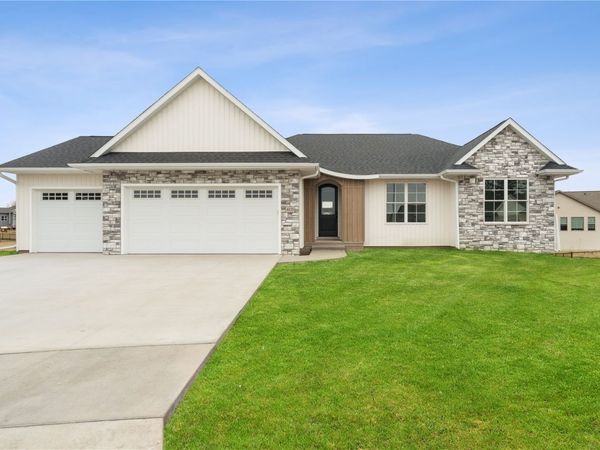 4135 Tall Pines Court, Marion, IA 52302