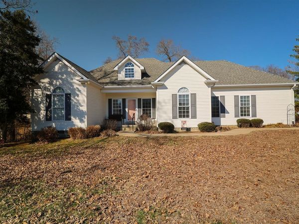 330 Johnson Loop Road , Scottsville, KY 42164