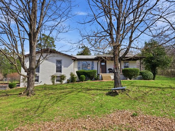 5981 Temple Rd, Nashville, TN 37221