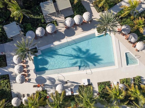 101 Diplomat Pkwy, Unit 306, Hallandale Beach, FL 33009