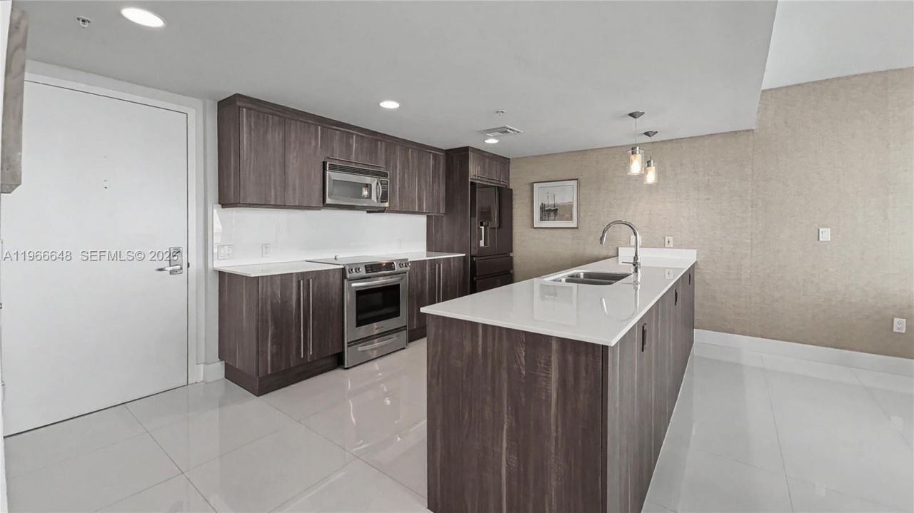 665 NE 25th St, Unit 2102, Miami, FL 33137 Photo