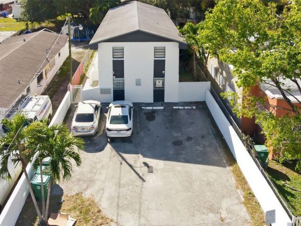 1542 NW 35th St , Miami, FL 33142