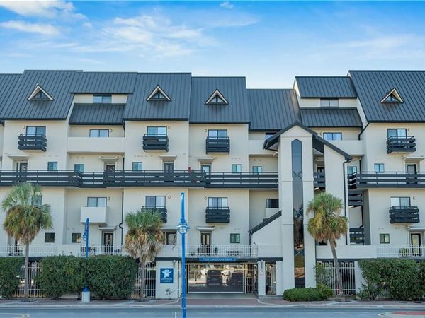 7300 LAKESHORE Drive, Unit 20, New Orleans, LA 70124