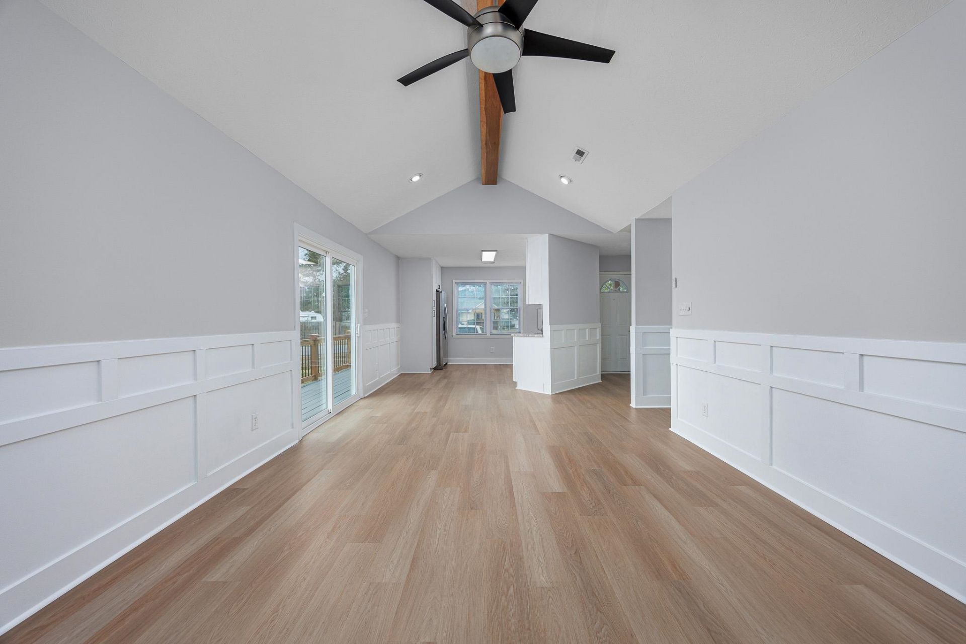 3534 Gordon Dr. Photo 10