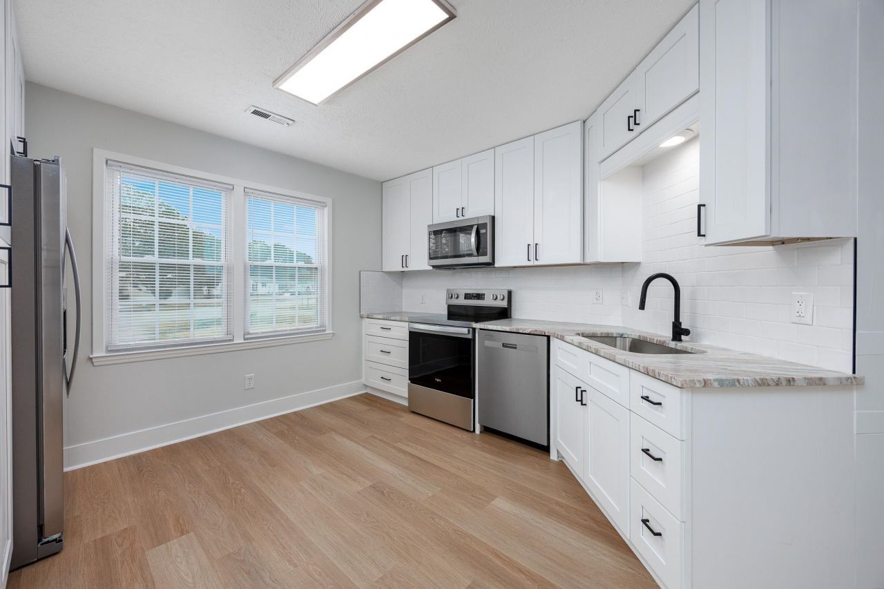 3534 Gordon Dr. Photo 15