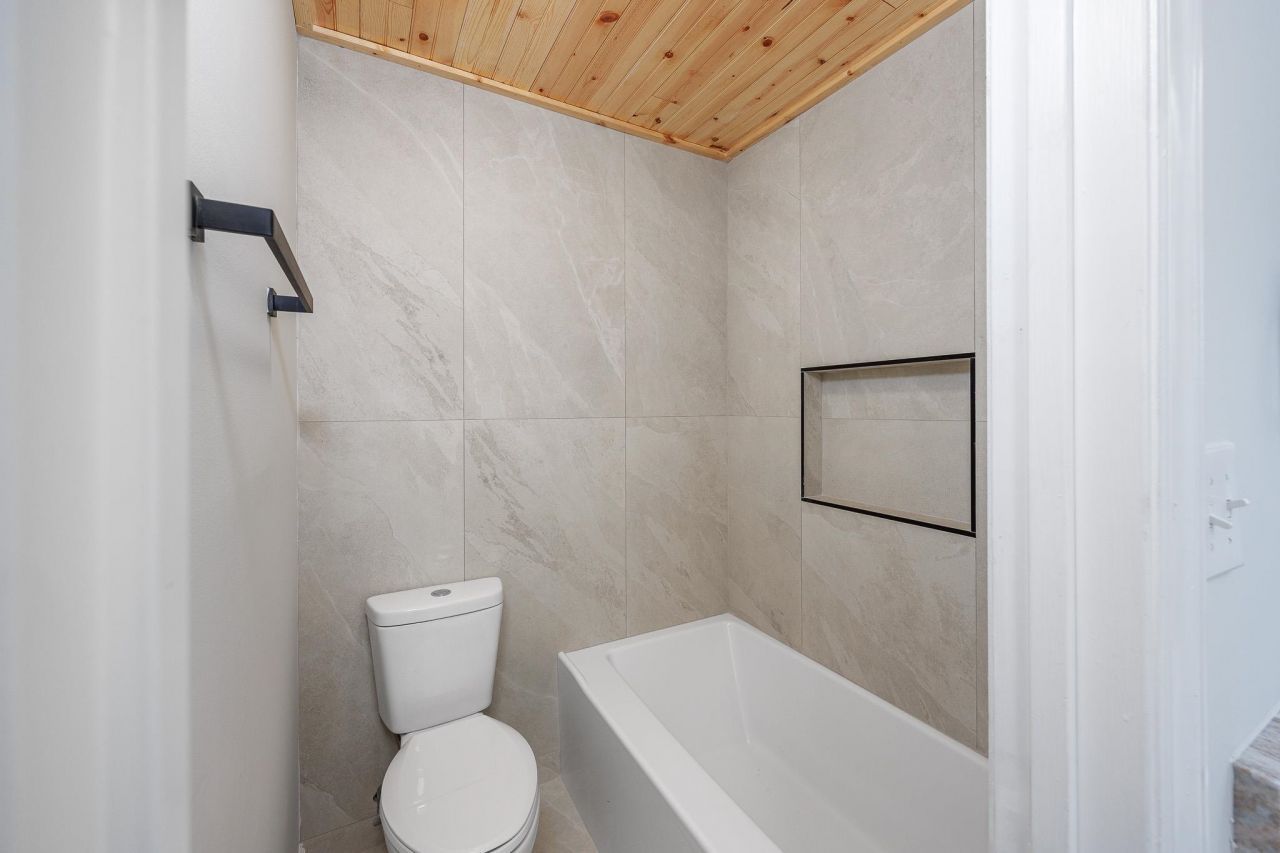 3534 Gordon Dr. Photo 30