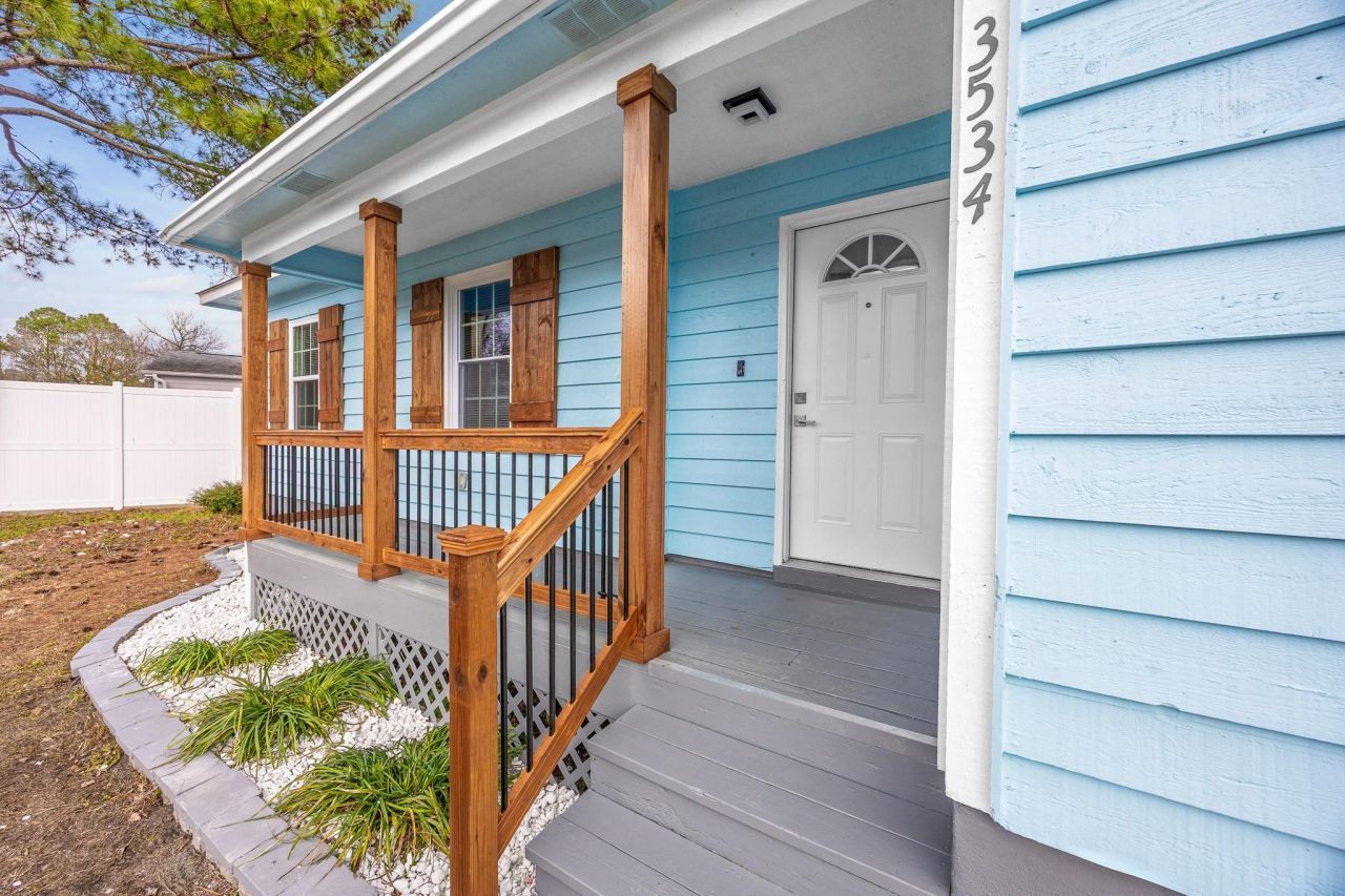 3534 Gordon Dr. Photo 4