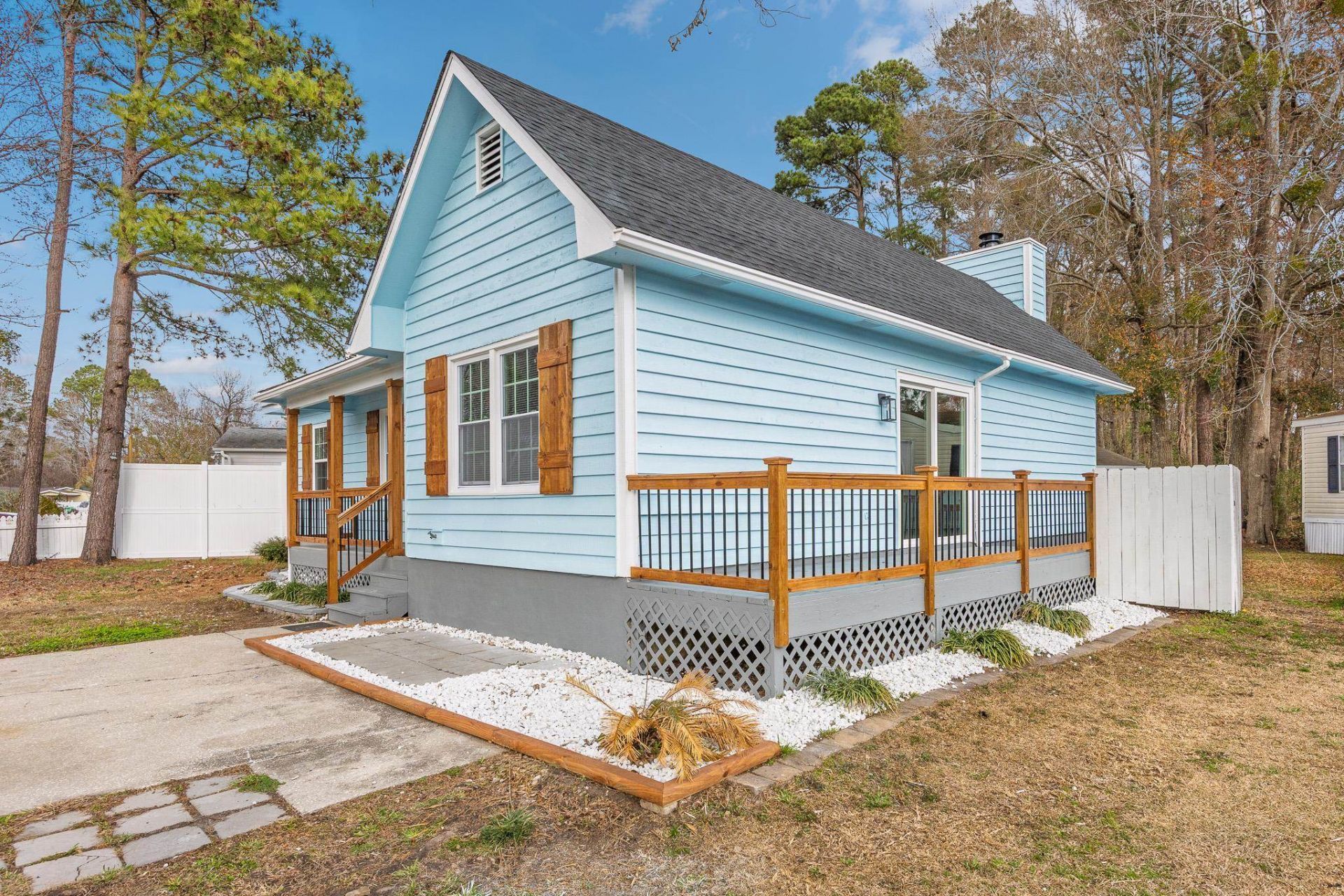 3534 Gordon Dr. Photo 48