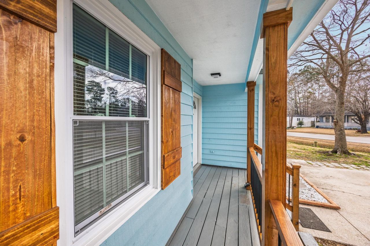 3534 Gordon Dr. Photo 5