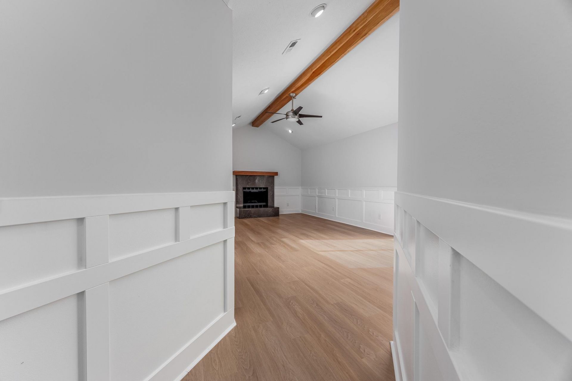 3534 Gordon Dr. Photo 5