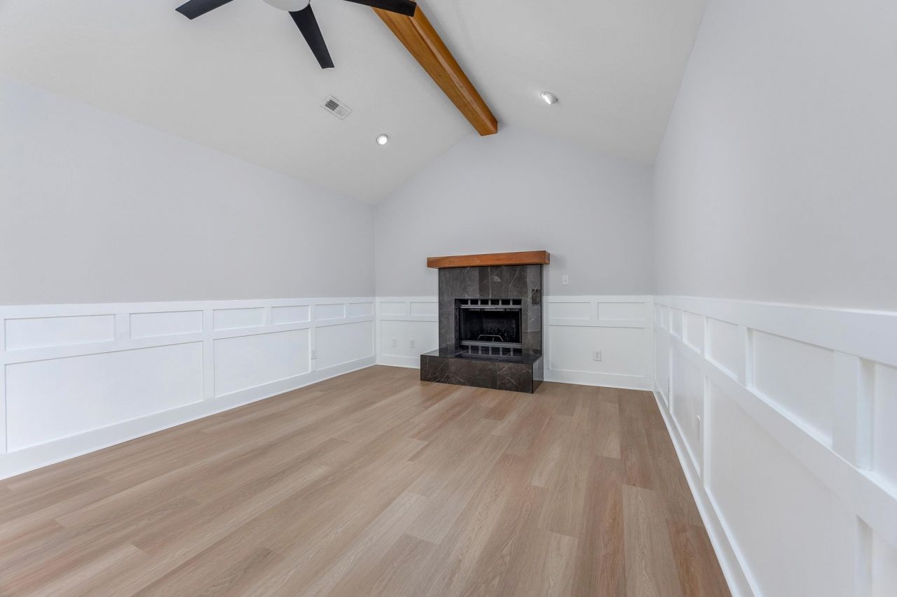 3534 Gordon Dr. Photo 9