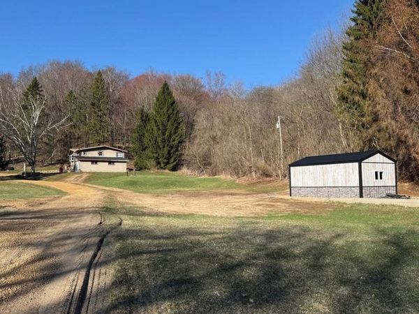 S7165 Lake Road, Hillpoint, WI 53937