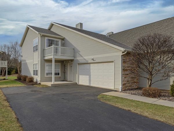 1474 Sienna Crossing, Unit 30, Janesville, WI 53546