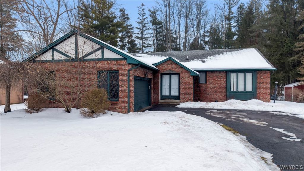 135 Misty Lane, Amherst, NY 14051 Main Photo