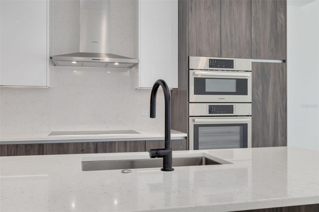 777 3 Avenue N, Unit 1507, Saint Petersburg, FL 33701 Photo