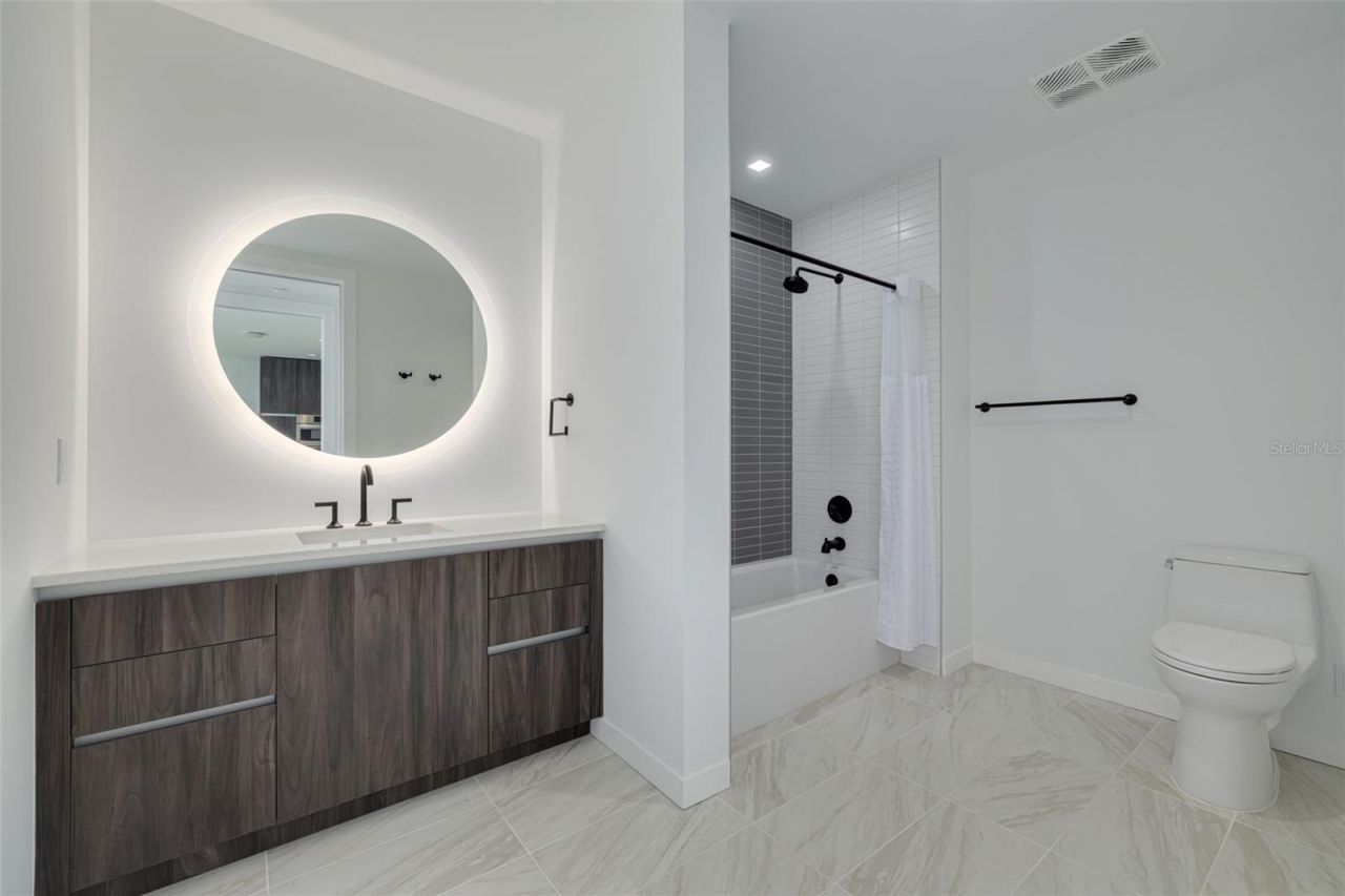 777 3 Avenue N, Unit 1507, Saint Petersburg, FL 33701 Photo