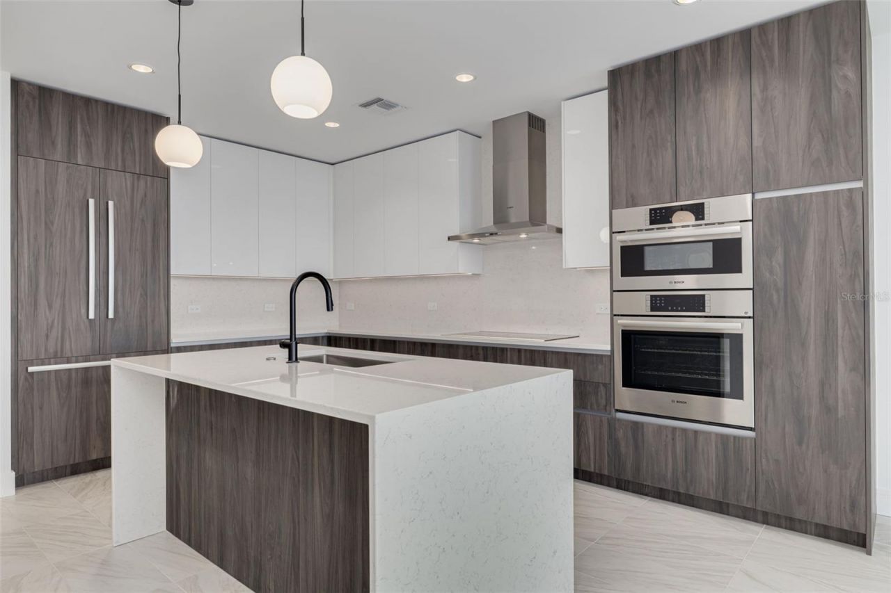 777 3 Avenue N, Unit 1507, Saint Petersburg, FL 33701 Photo