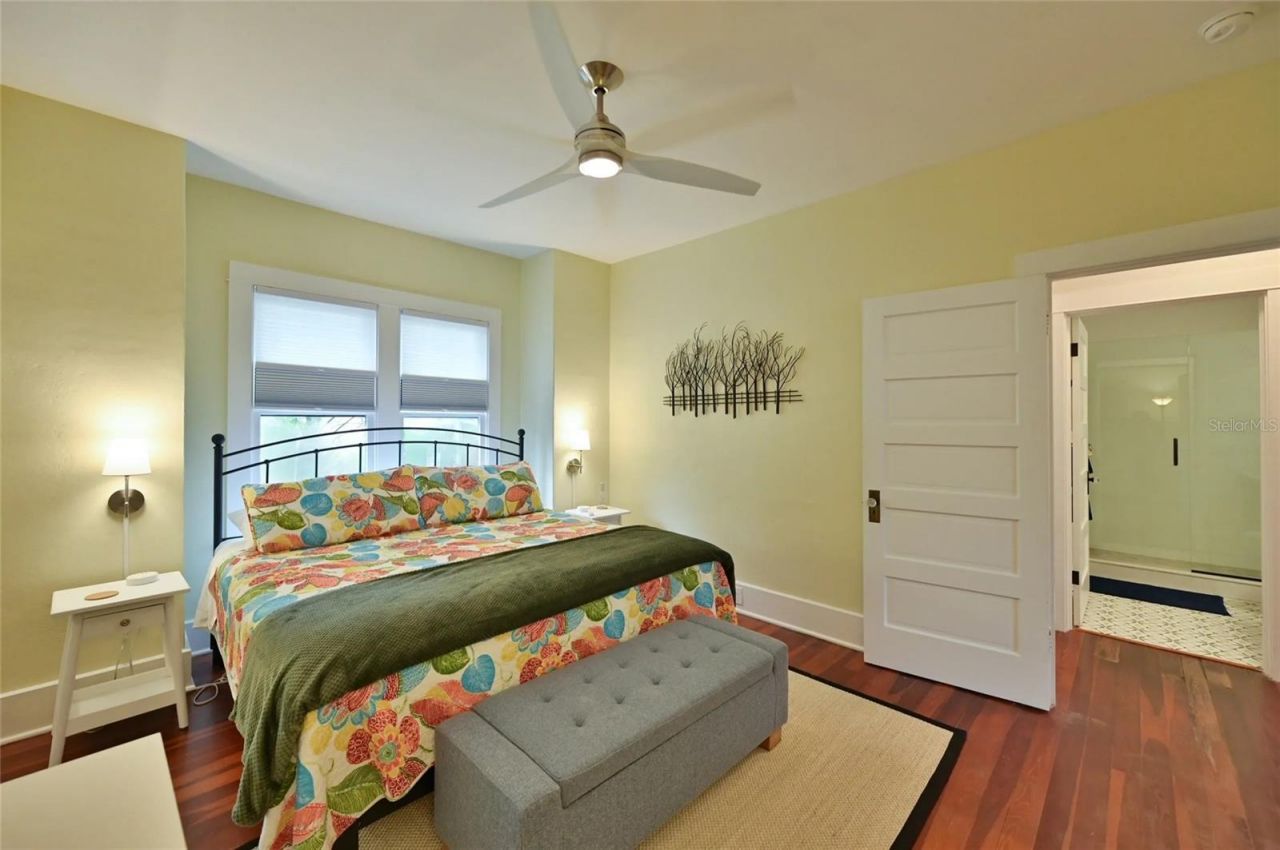 2408 Hillview Street, Sarasota, FL 34239 Photo