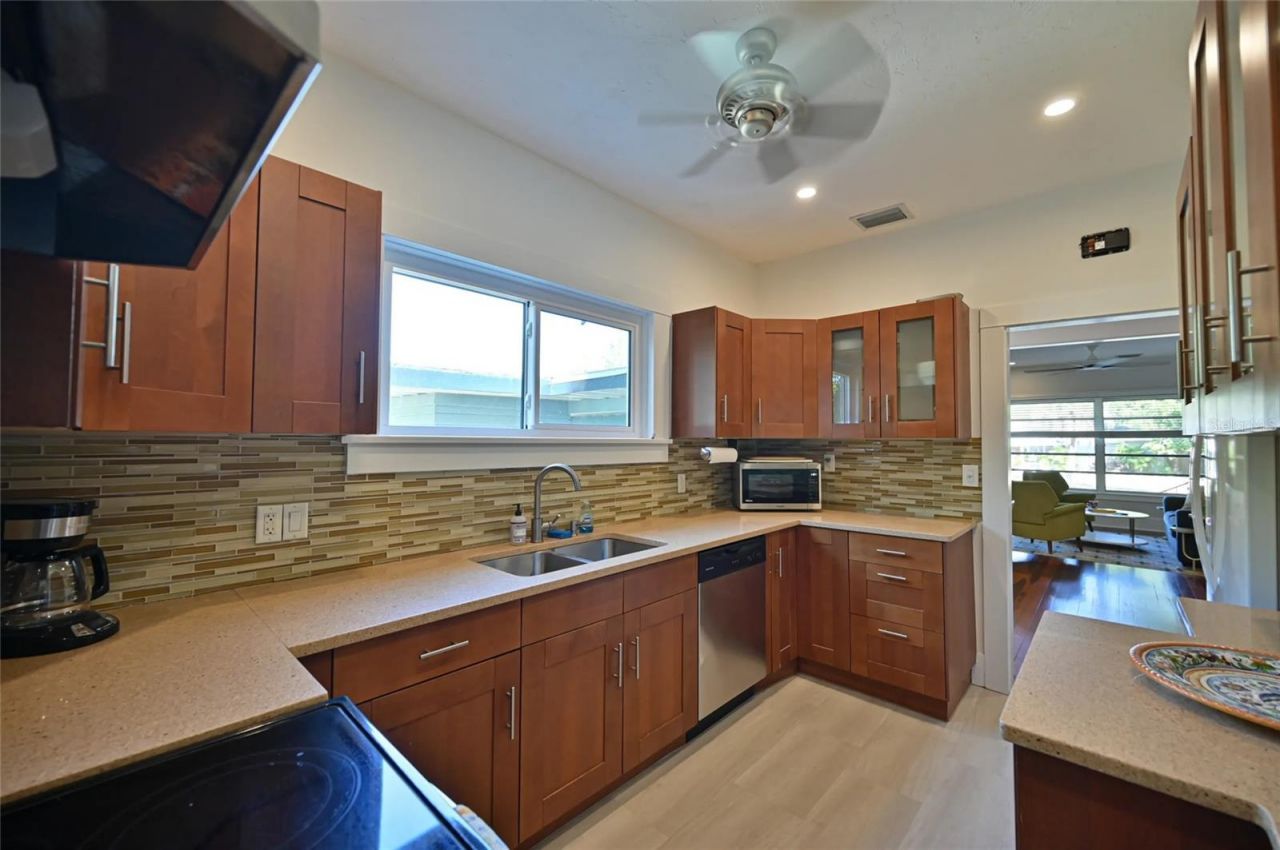 2408 Hillview Street, Sarasota, FL 34239 Photo