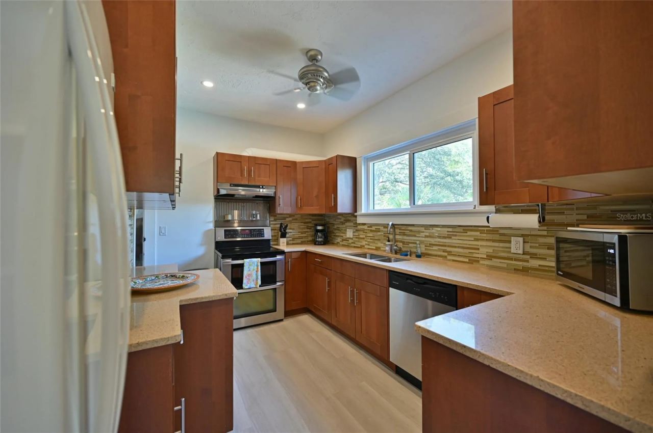 2408 Hillview Street, Sarasota, FL 34239 Photo