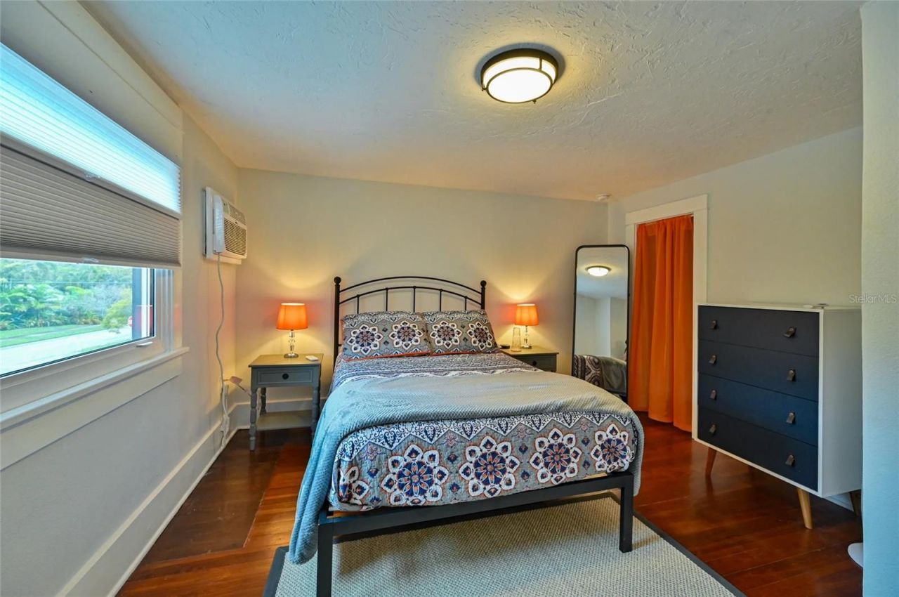 2408 Hillview Street, Sarasota, FL 34239 Photo