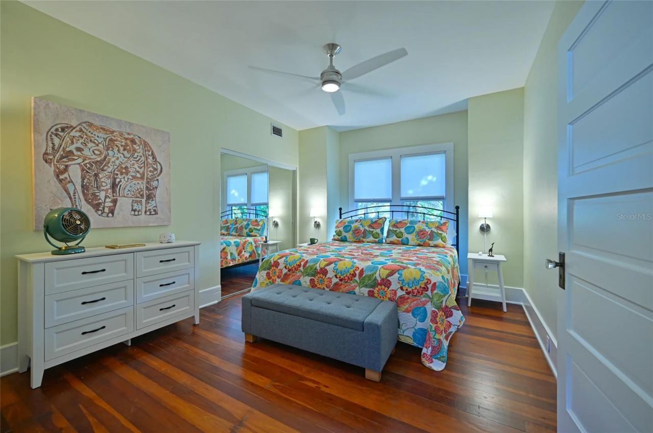 2408 Hillview Street, Sarasota, FL 34239 Photo