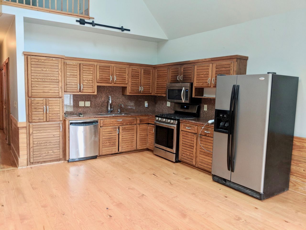 1363 Pherigo Street Photo 5