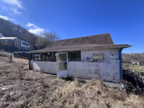 115 7th Ave, Jellico, TN 37762