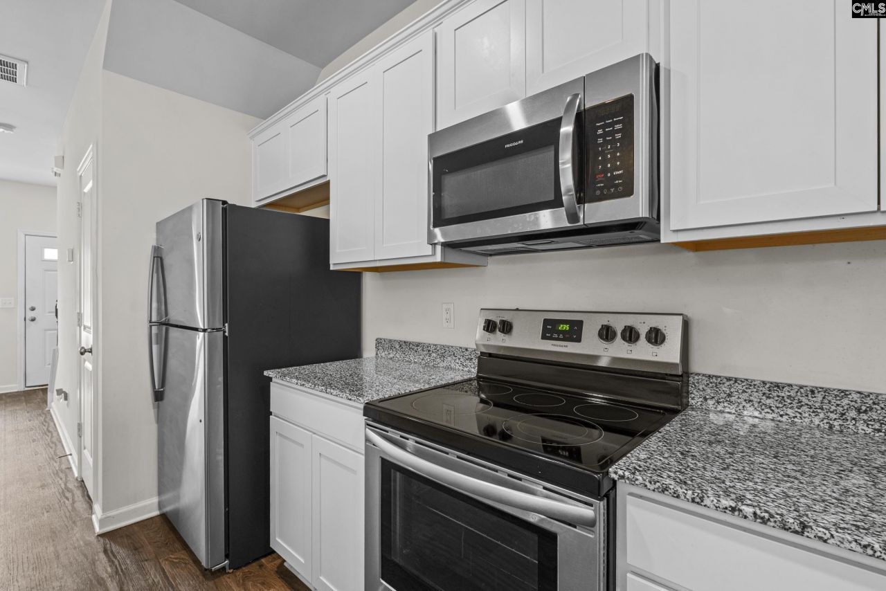 317 High Grove  Photo 10