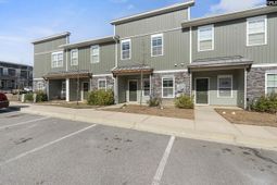 317 High Grove  photo 4