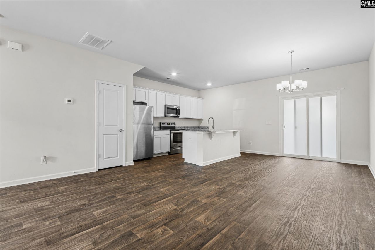 317 High Grove  Photo 7