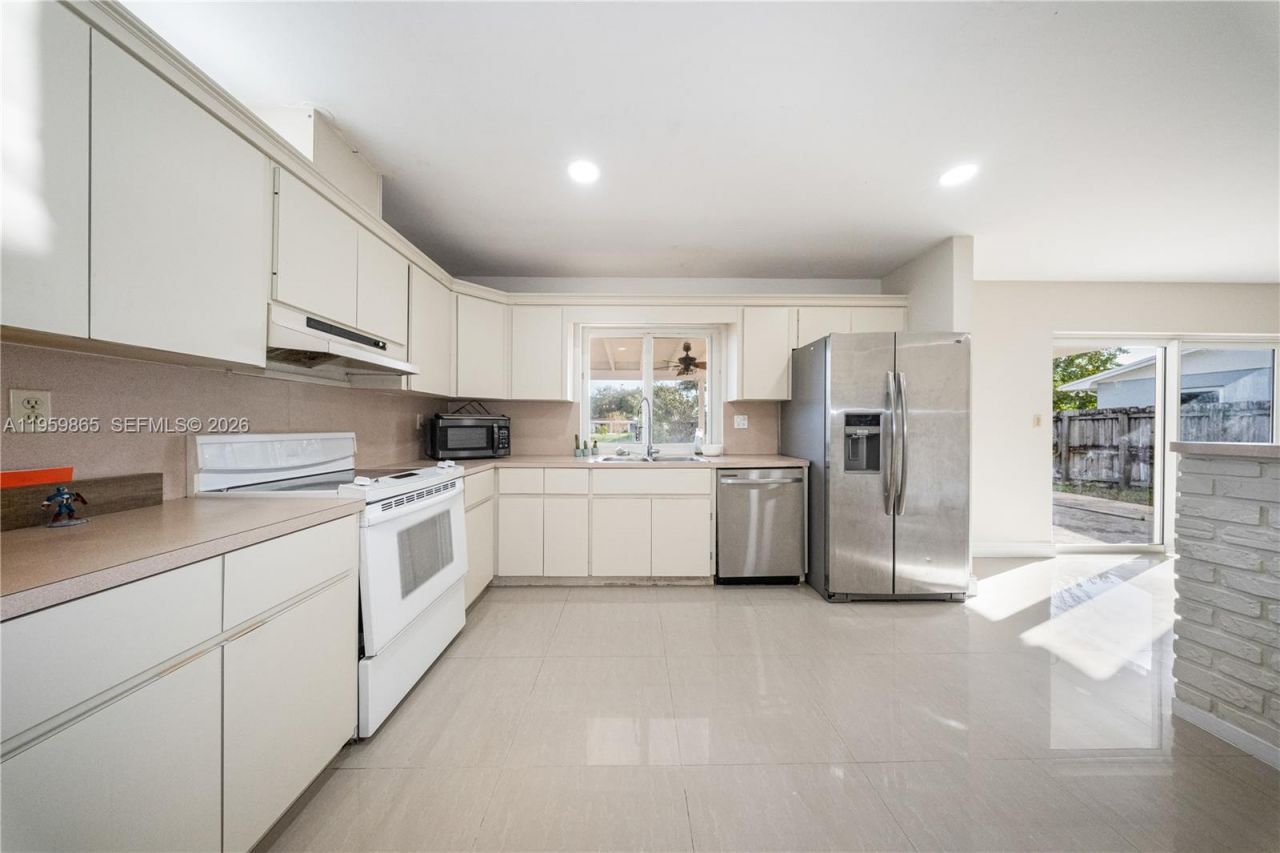 14530 SW 77th St, Miami, FL 33183 Photo