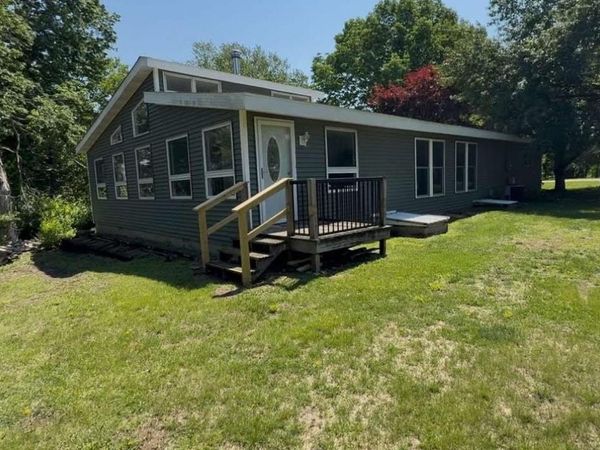 636 LINDEN Point, Petersburg, IL 62675