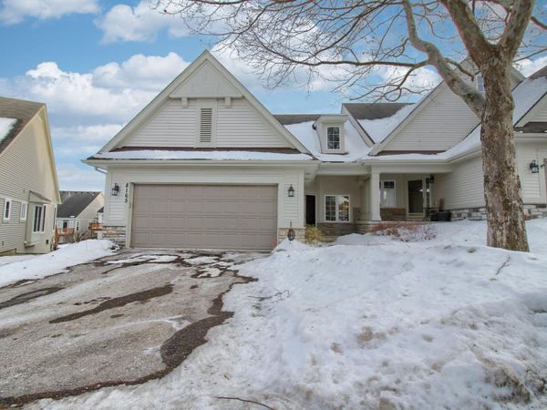 8165 Sequoia Lane, White Lake, MI 48386