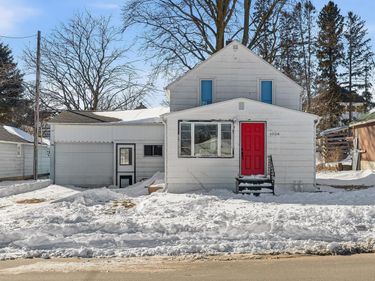 1004 E Main Street, Caledonia, MN 55921