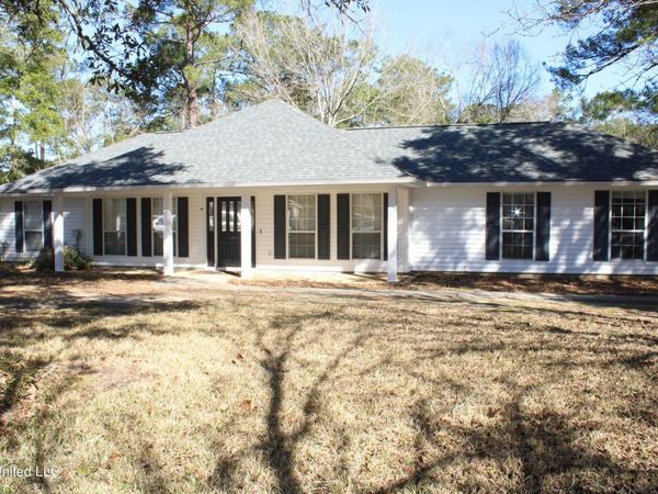 9300 Ridgeview Drive, Ocean Springs, MS 39564