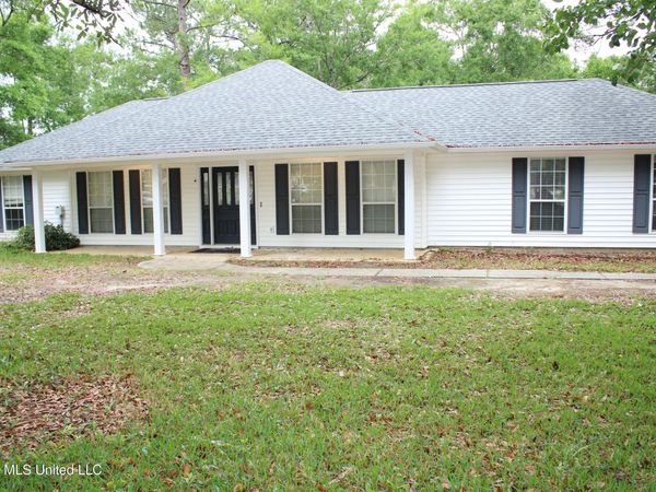 9300 Ridgeview Drive, Ocean Springs, MS 39564