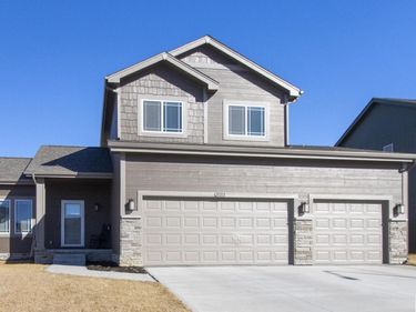 21212 Madison Street, Elkhorn, NE 68022