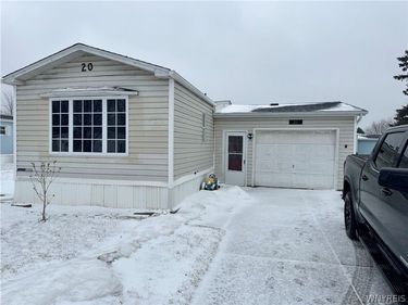 20 Golden Pond, Akron, NY 14001