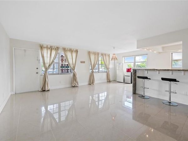 5201 NE 24th Terrace, Unit A201, Fort Lauderdale, FL 33308