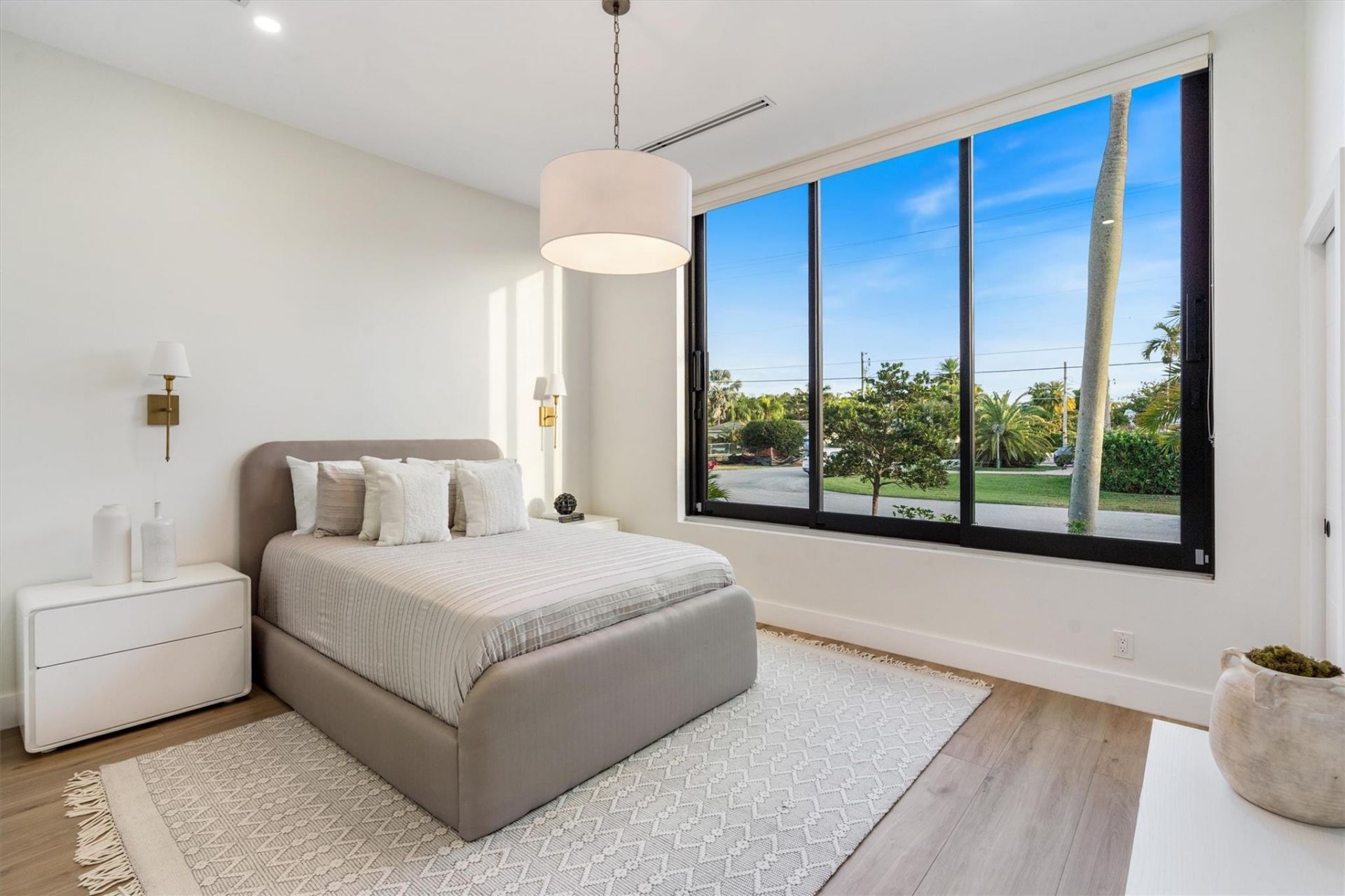 2221 NE 19th Street, Fort Lauderdale, FL 33305 Photo