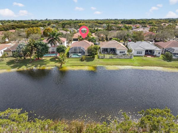 4042 Pinewood Ln, Weston, FL 33331