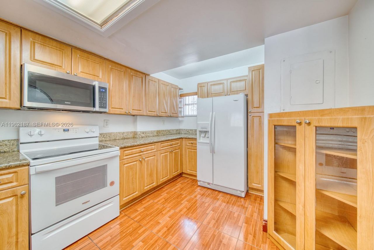 840 SW 105th Ave, Unit 318, Miami, FL 33174 Photo