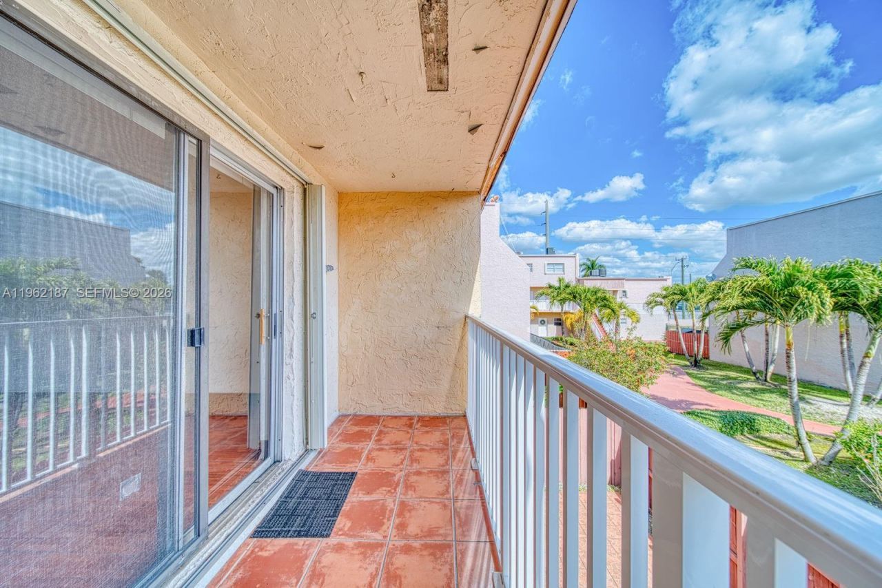 840 SW 105th Ave, Unit 318, Miami, FL 33174 Photo