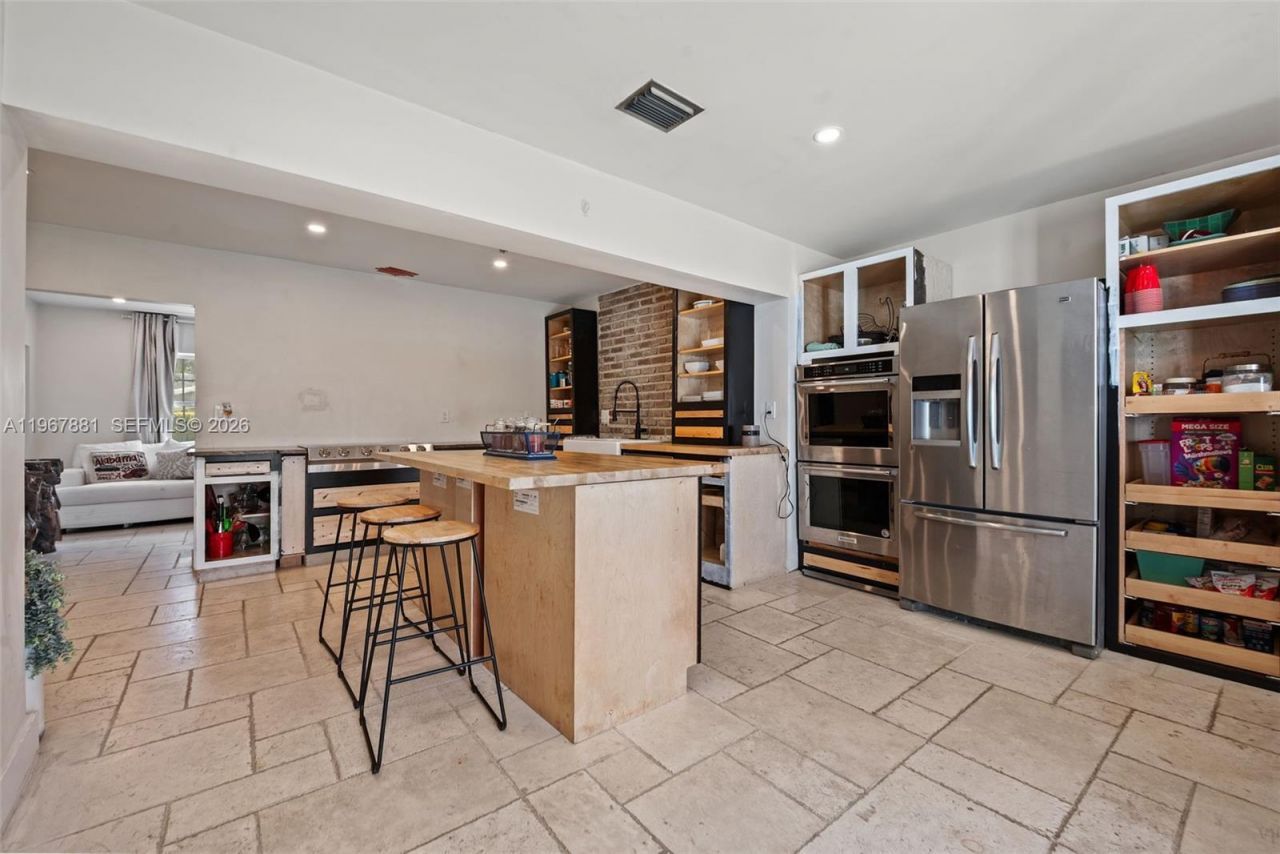 296 Navajo St, Miami Springs, FL 33166 Photo