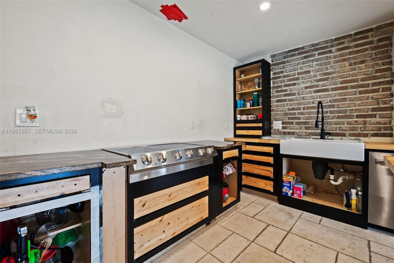 296 Navajo St, Miami Springs, FL 33166 Photo