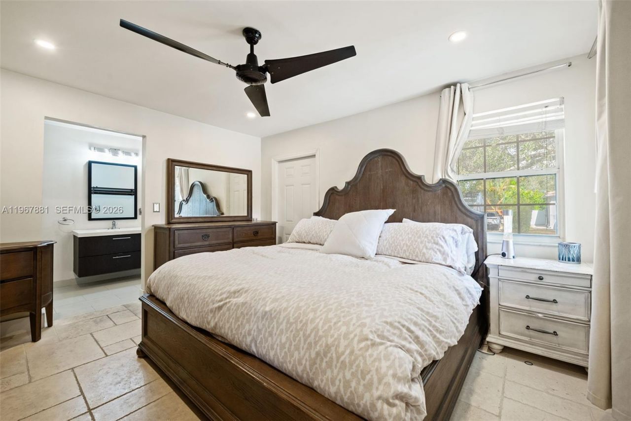 296 Navajo St, Miami Springs, FL 33166 Photo