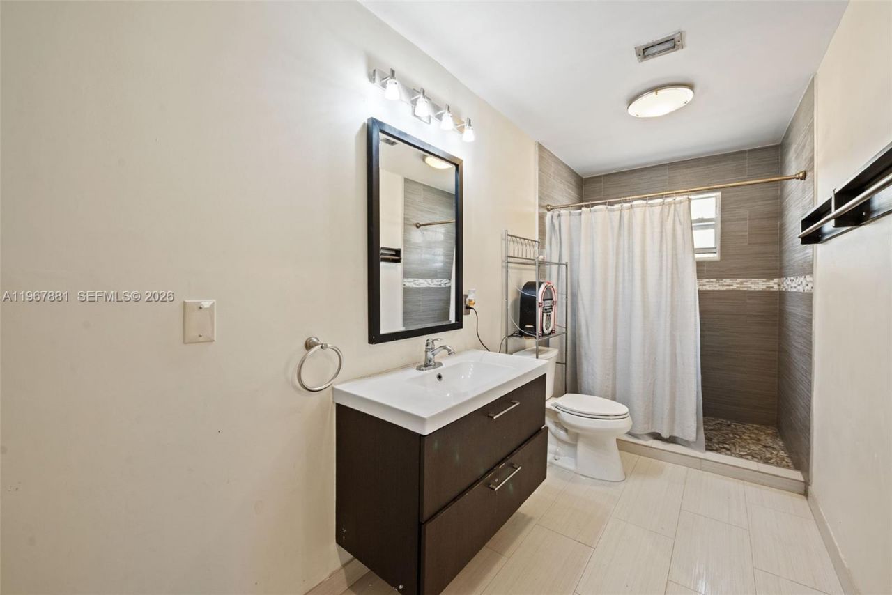 296 Navajo St, Miami Springs, FL 33166 Photo