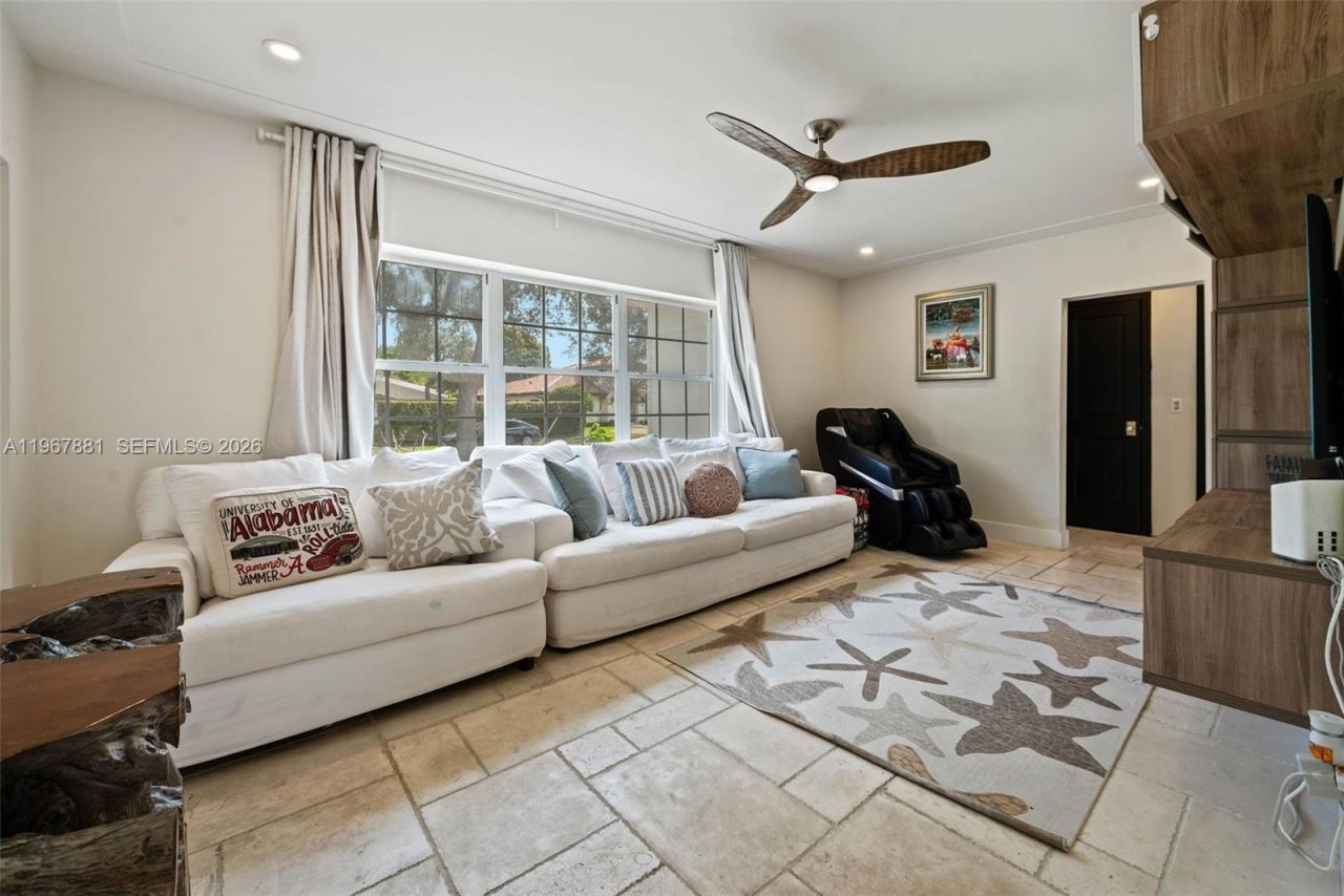 296 Navajo St, Miami Springs, FL 33166 Photo