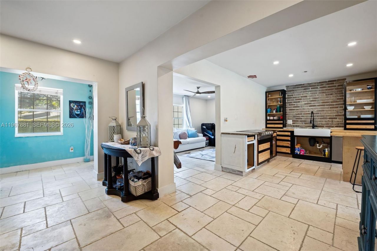 296 Navajo St, Miami Springs, FL 33166 Photo